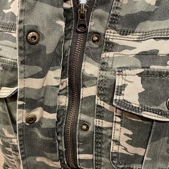 KENSIE jeans medium camo jacket - Picture 4 of 7